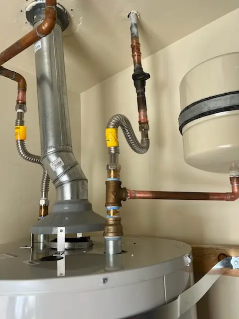 Water heater installation and plumbing repair in Montana Vista